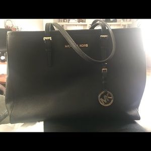 Michael kor Black leather purse